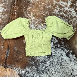 Levi’s Tilly Smocked Puff Sleeve Crop Top Lime Green Size M